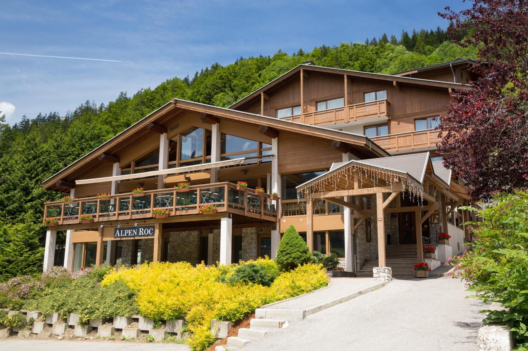 Hotel Alpen Roc ลาคลูซาซ์ ภายนอก รูปภาพ