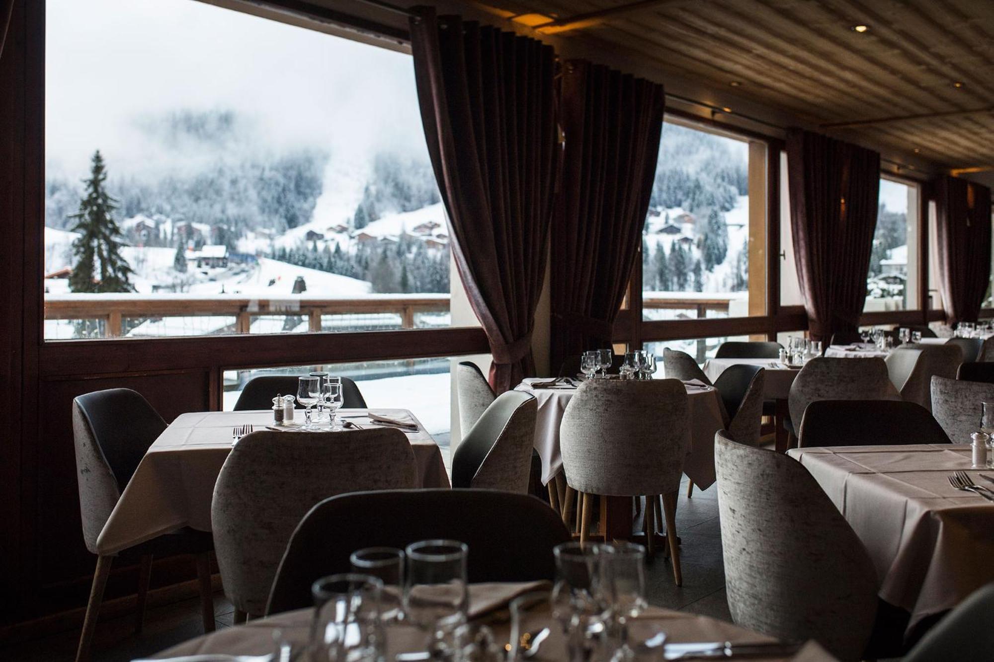 Hotel Alpen Roc ลาคลูซาซ์ ภายนอก รูปภาพ