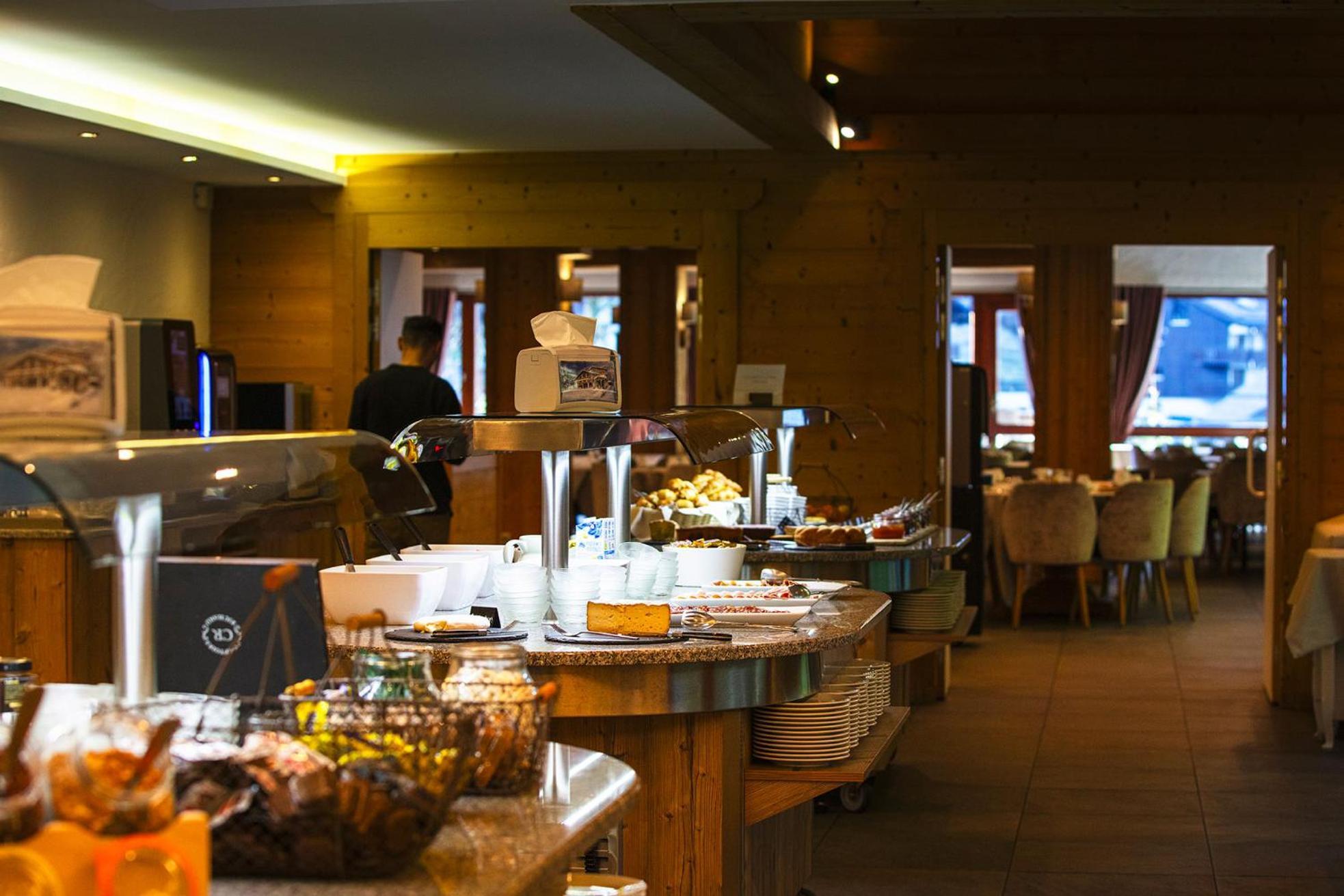 Hotel Alpen Roc ลาคลูซาซ์ ภายนอก รูปภาพ