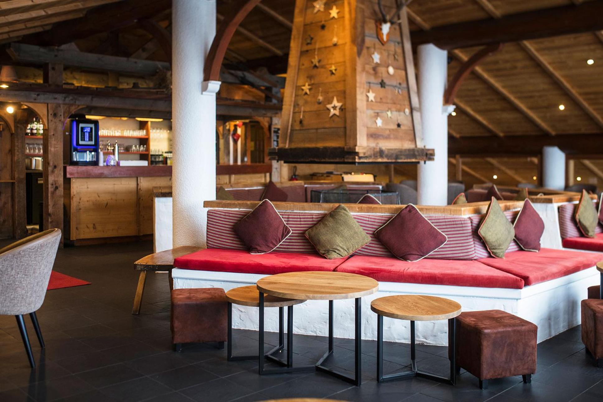 Hotel Alpen Roc ลาคลูซาซ์ ภายนอก รูปภาพ