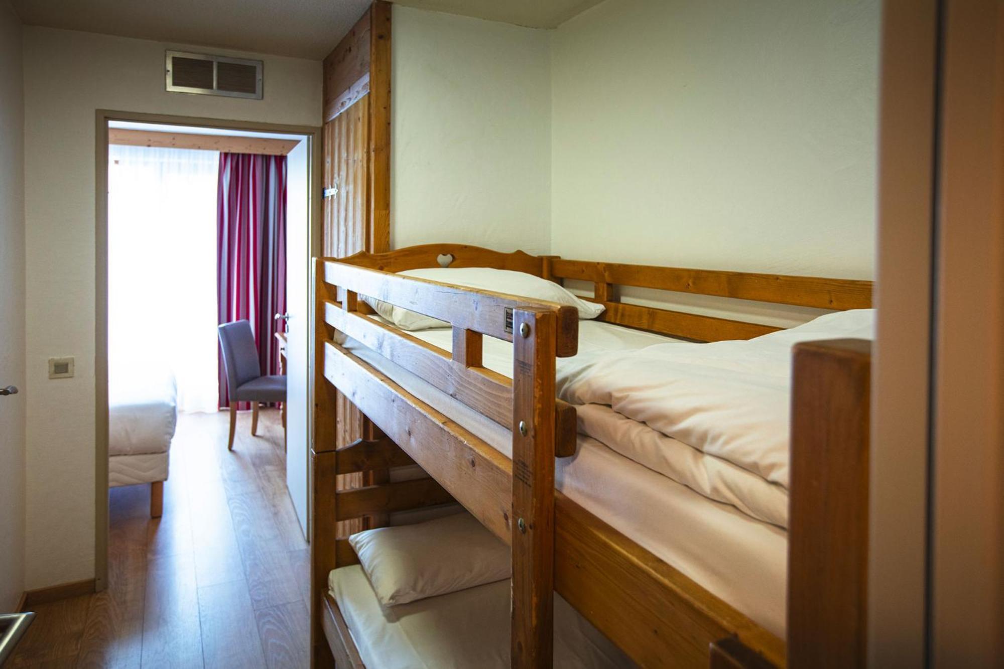Hotel Alpen Roc ลาคลูซาซ์ ภายนอก รูปภาพ