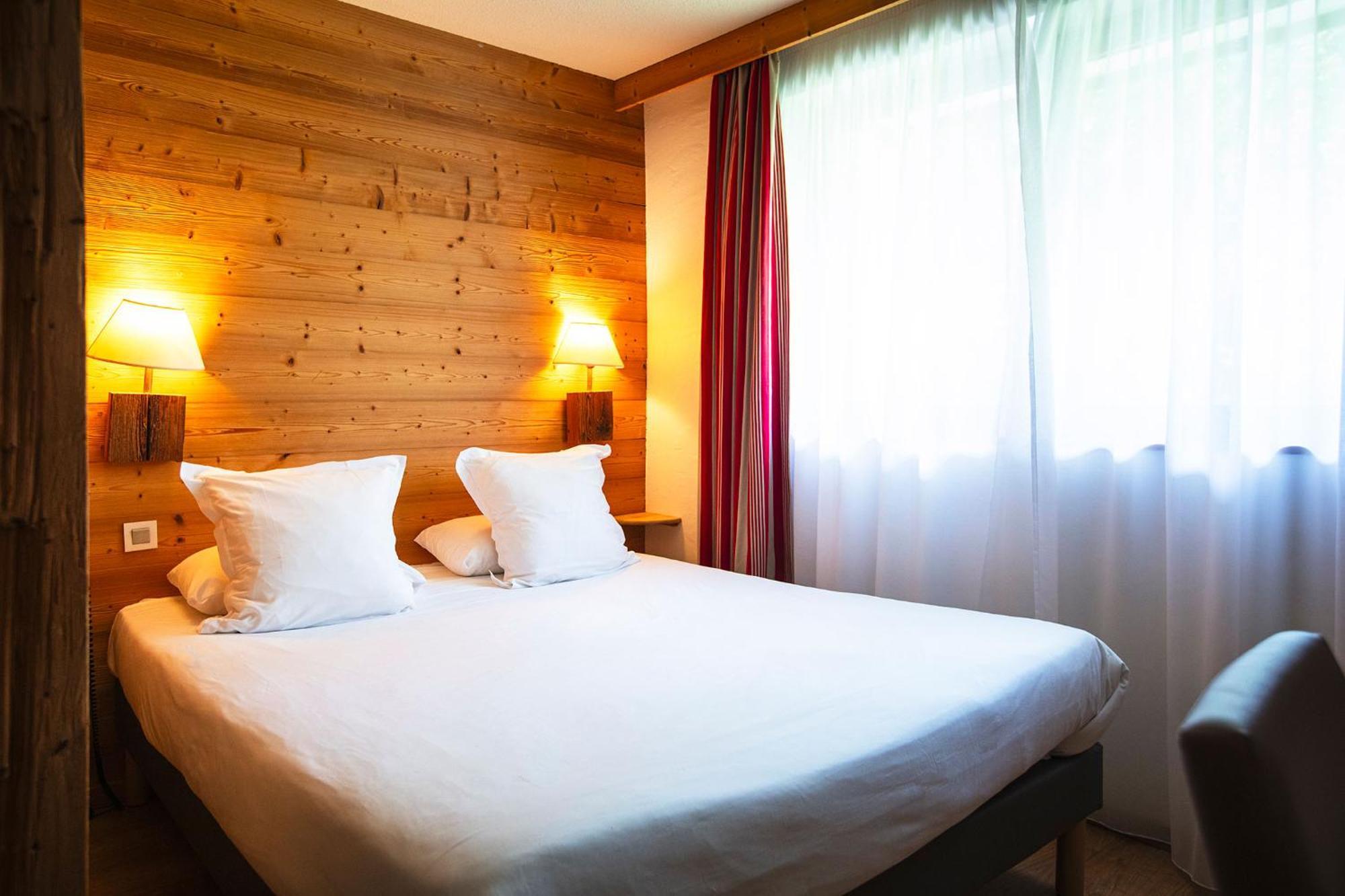 Hotel Alpen Roc ลาคลูซาซ์ ภายนอก รูปภาพ