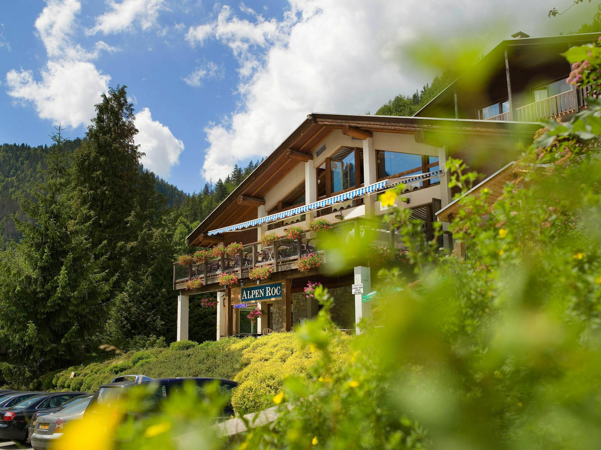 Hotel Alpen Roc ลาคลูซาซ์ ภายนอก รูปภาพ